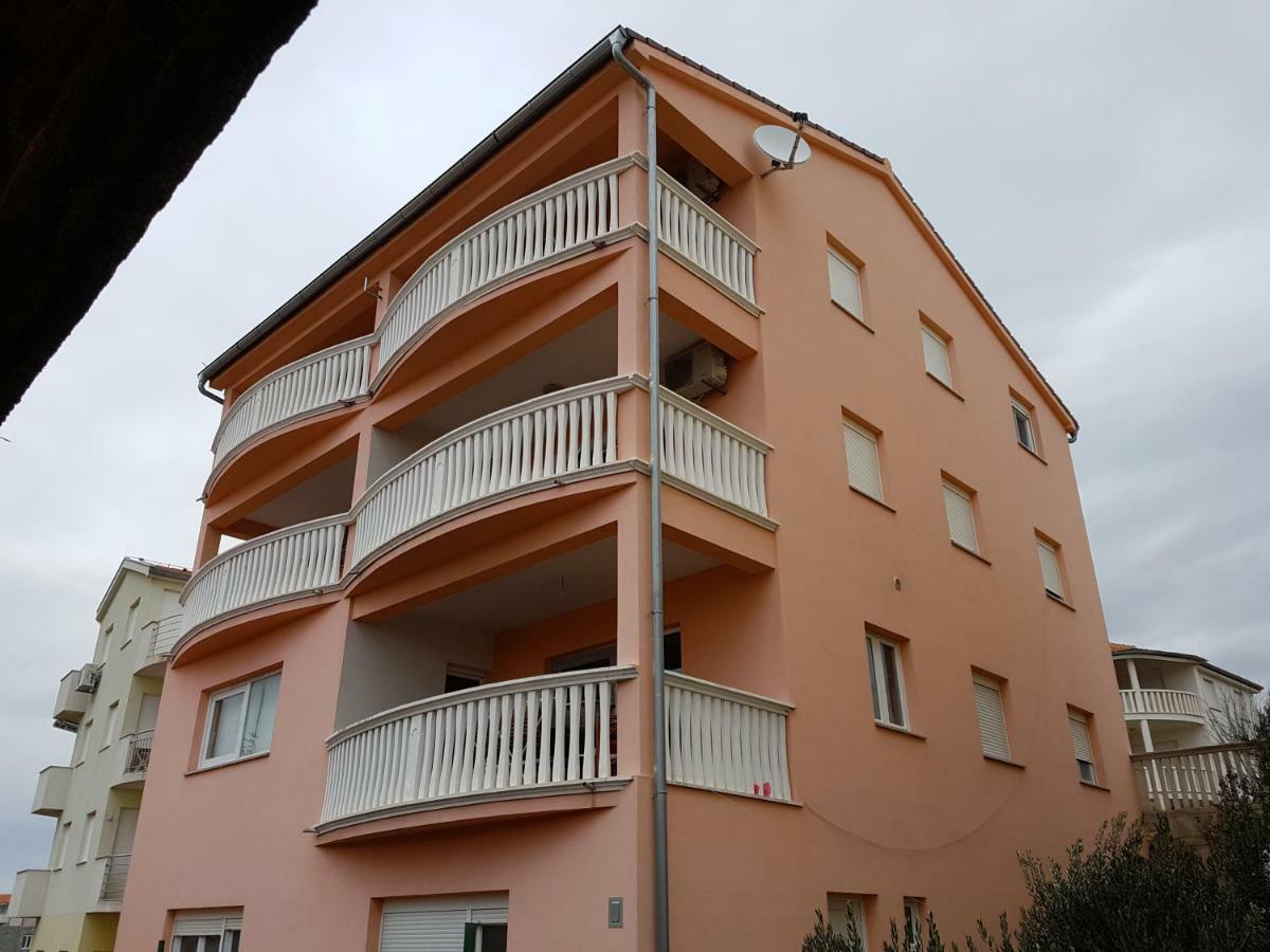 Lavender Apartments Drage Buitenkant foto